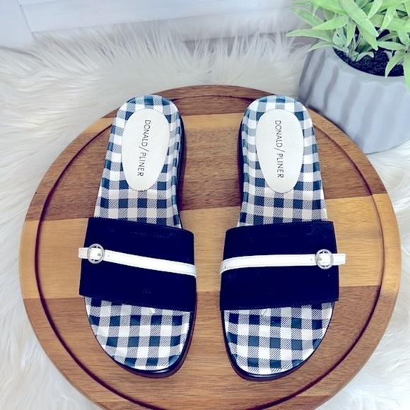 DONALD PLINER Navy White Fifi Wedge Flip Flop Summer Nautical Sandal 6 - Picture 1 of 11